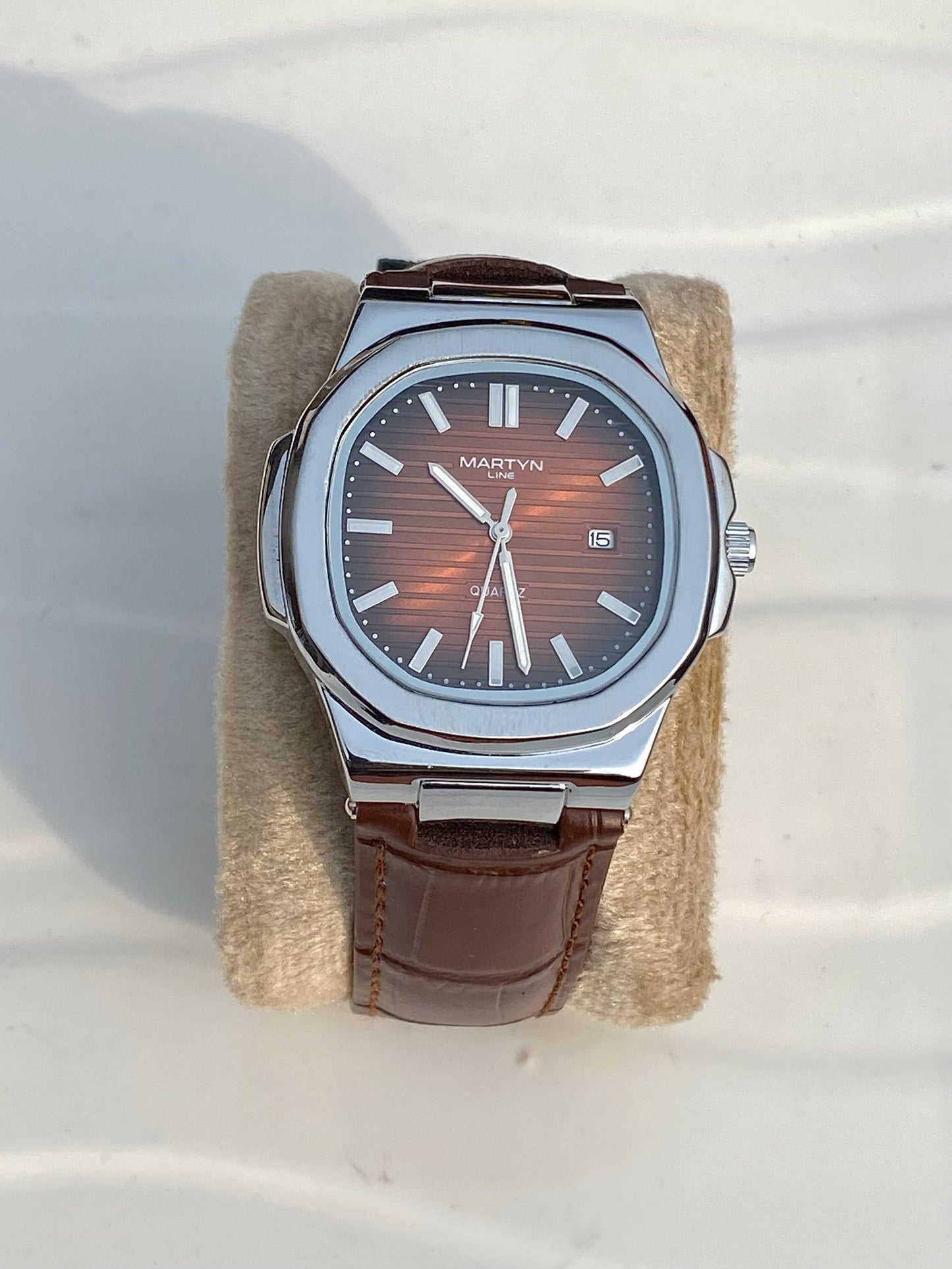 Adorable brown  leather strape watch